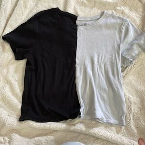 Hollister Split color baby tee women’s L